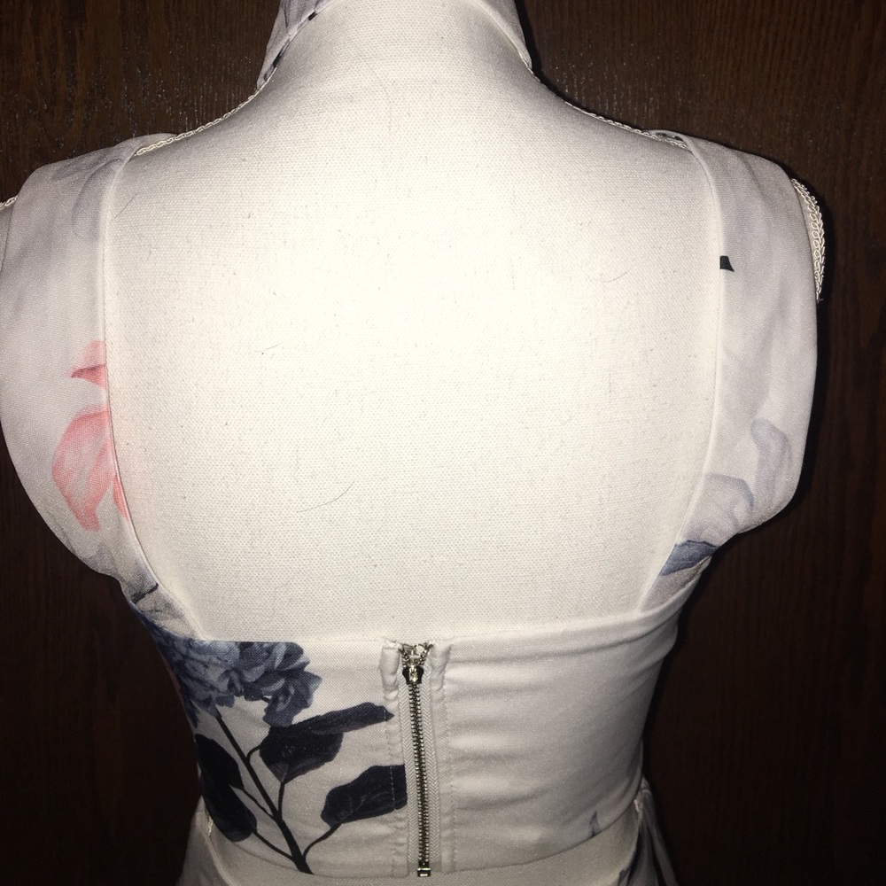 Two Piece Set. - Picture 5 of 7
